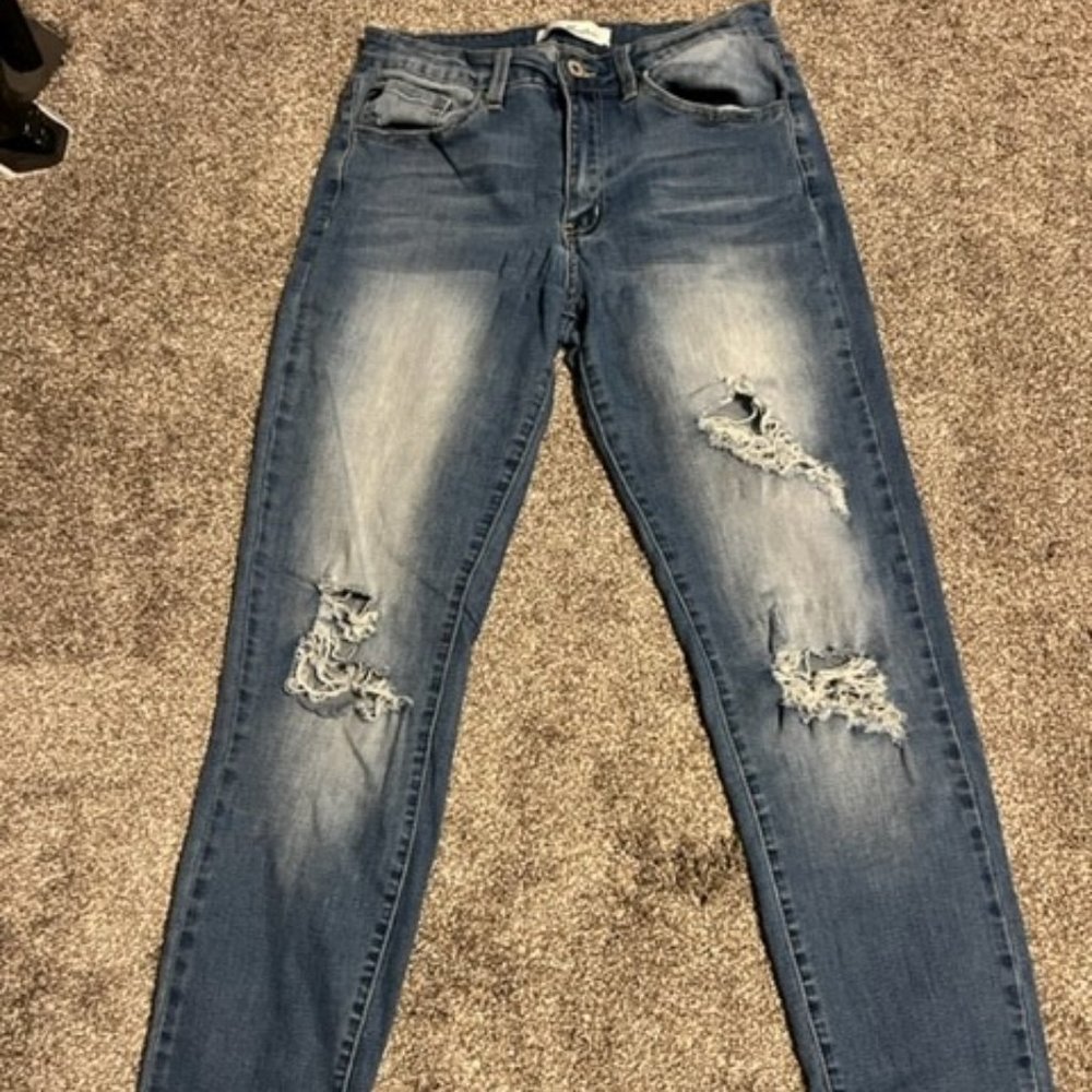 Kancan Women's Jeans Size 9/28 29" inseam distressed skinny jeans cropped